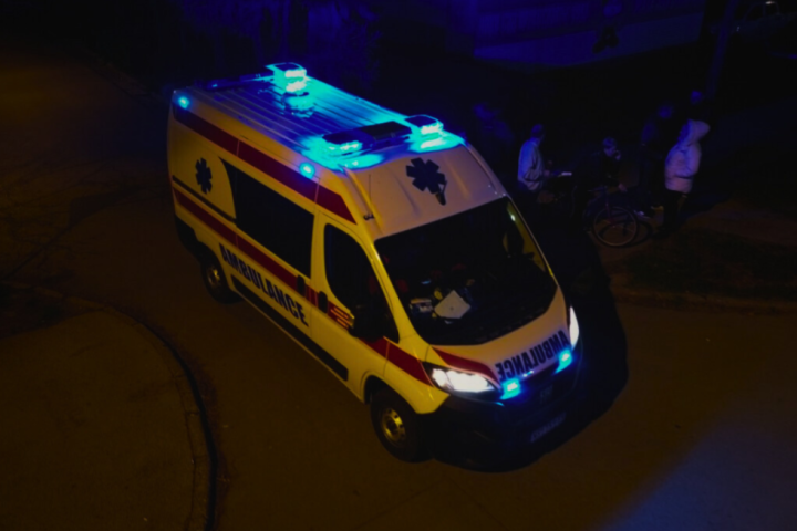Tinejdžer (16) sa ranama primljen u Urgentni centar: Tvrdi da je izboden nožem nasred ulice