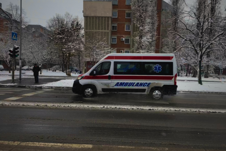 Drama na Limu kod Priboja: Automobil progutala nabujala reka, putnici se spasli u poslednjem trenutku