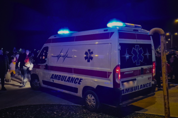 Kamion sleteo sa puta između Šimanovaca i Pećinaca, poginuo vozač