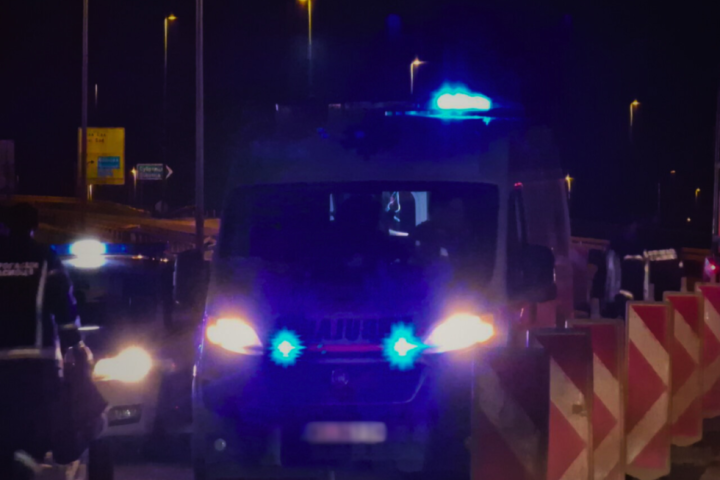 Muškarac pao sa kamiona u centru Beograda, sa povredama prevezen u Urgentni centar