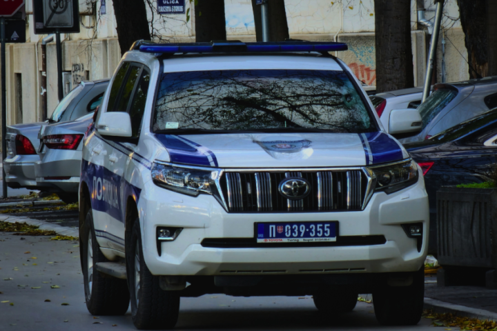 Sremska Mitrovica: Policija pretresom kuće pronašla 40 paketića marihuane