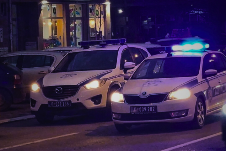 Muškarac nožem izbo tri osobe u Knez Mihailovoj, zbrinute u Urgentnom