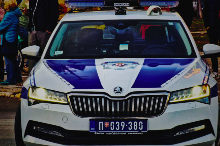 Prošao dva puta kroz crveno i vozio pijan: Policija u Kragujevcu zaustavila vozača zbog nasilničke vožnje