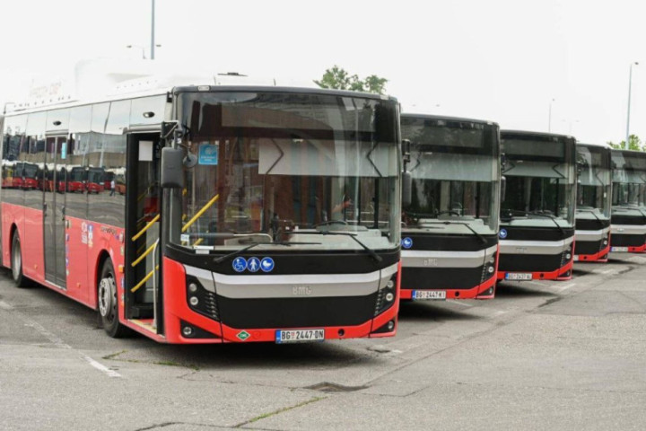 Odblokiran pogon GSP, tramvaji i autobusi na ukupno 25 linija počeli da saobraćaju: Blokada trajala devet sati