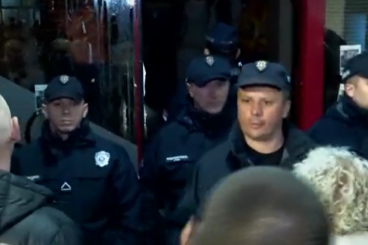 NAPETO U ČAČKU: Građani upali u Skupštinu grada
