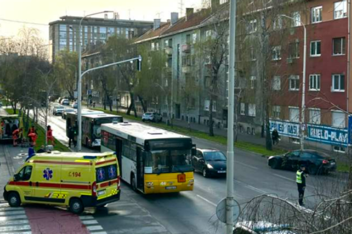 U sudaru autobusa u Osijeku povređeno najmanje 15 osoba