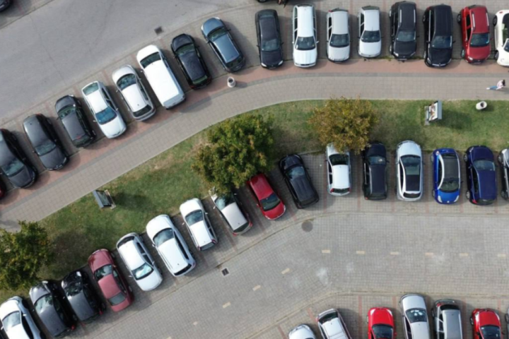 Parking servis Novi Sad: Počinje naplata parkinga kod Štranda, ovo su cene i načini plaćanja
