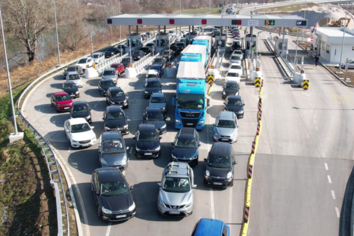 AMSS: Danas se očekuju gužve na putevima, nema zadržavanja na graničnim prelazima