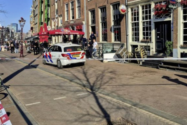 Najmanje pet osoba povređeno u napadu nožem u Amsterdamu