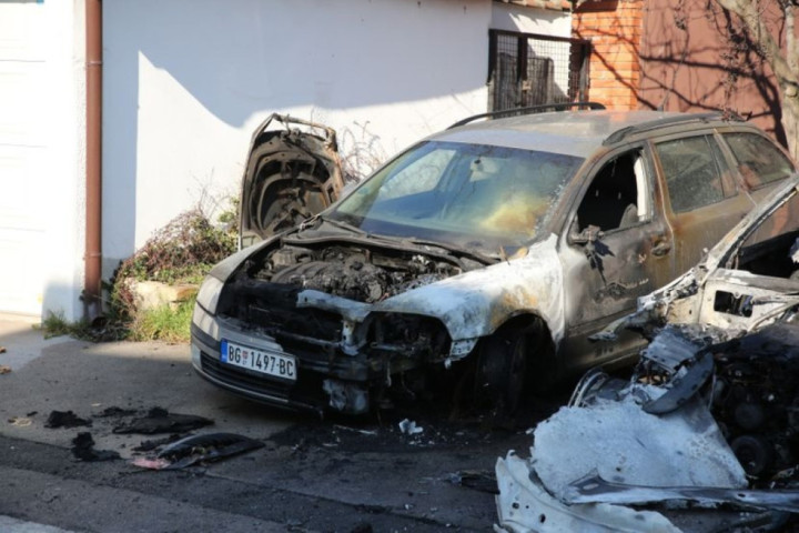 Uhapšen i saslušan piroman sa Bežanije: Zapalio devojci kola
