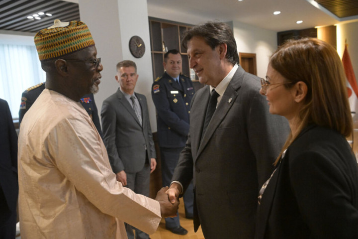 Gašić sa ministrom inostranih poslova Nigera o saradnji u oblasti odbrane