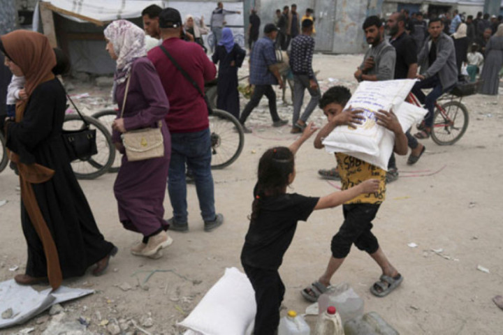 Izrael najavio da će uskoro dozvoliti ulazak dela humanitarne pomoći u Pojas Gaze
