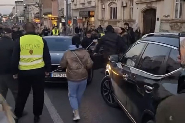 Uhapšen bahati vozač Volva koji je pokušao da pregazi građane na blokadi u Beogradu