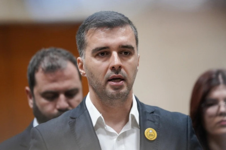 Savo Manojlović savladao muškarca koji ga je udario pesnicom: Policija uhapsila napadača