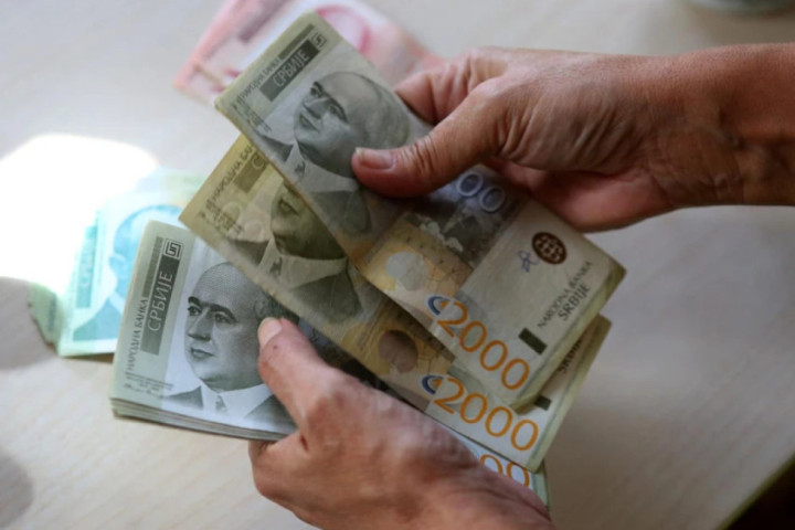 Nova pomoć države za socijalno ugrožene građane: Za 300 radnika izdvojeno 18 miliona dinara