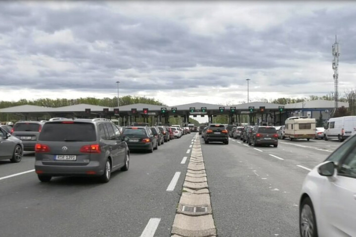 Velike gužve na Graničnom prelazu Batrovci