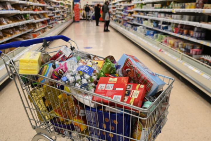Izmenjeno radno vreme marketa, pijaca, apoteka za praznike