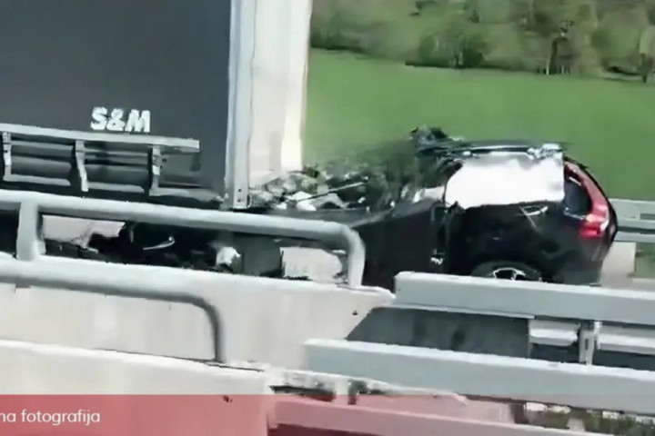 Banjaluka: Sudar kamiona i automobila na autoputu, tri osobe poginule