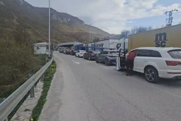 Naoružajte se strpljenjem: Na pojedinim graničnim prelazima teretnjaci čekaju i po šest sati