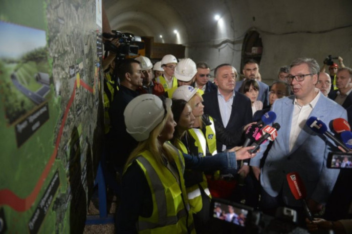 Vučić obišao radove na "Iriškom vencu": Ovo će biti najduži tunel u Srbiji