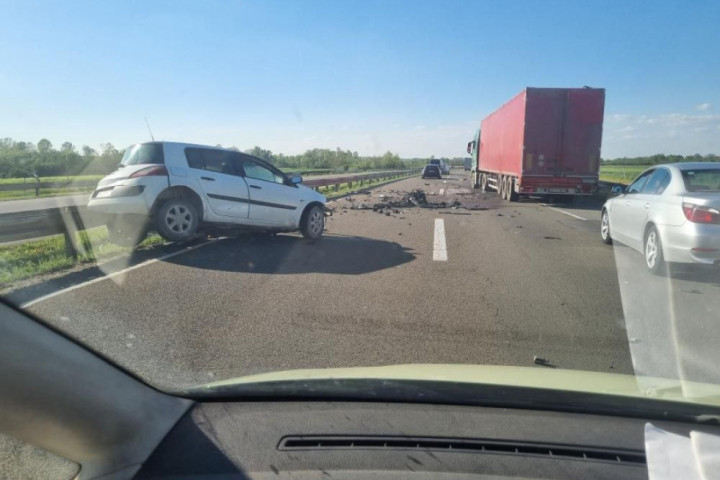 Stravična nezgoda kod Mihajlovca: Vozio u kontra smeru i poginuo u direktnom sudaru