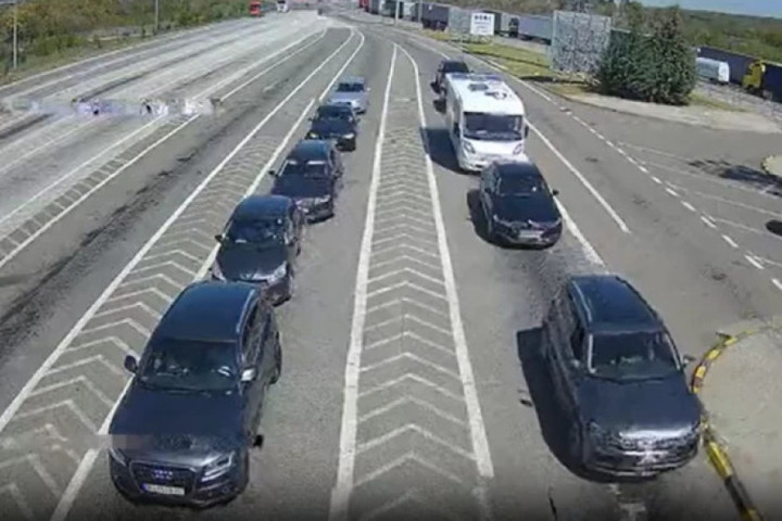 Stanje na granicama: Zadržavanje od sat vremena za automobile, a osam za kamione