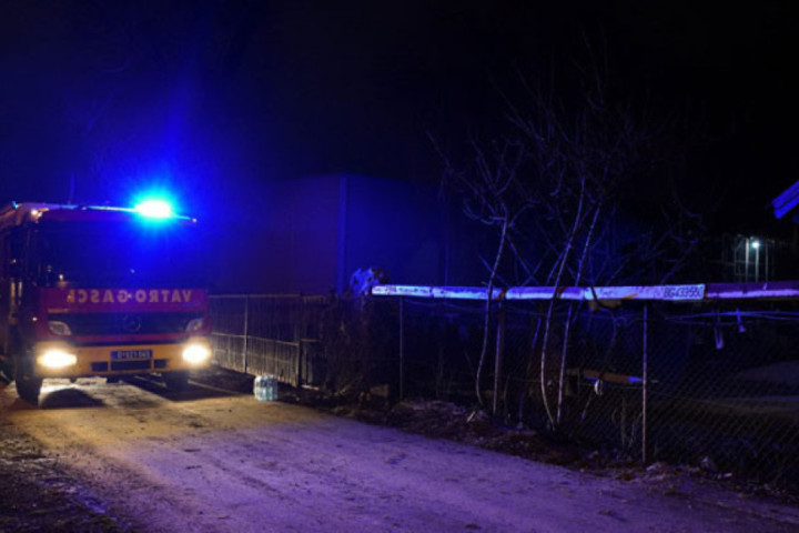 Požar u Ripnju, gori napušteni objekat fabrike