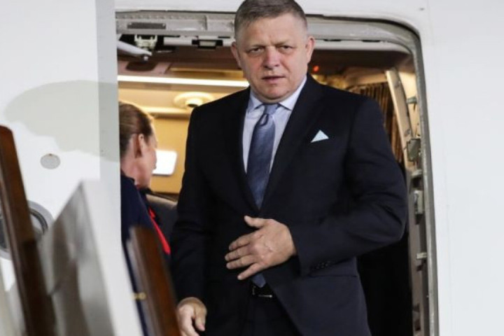 Fico u Parizu rekao Makronu da je EU nepravedna prema Srbiji