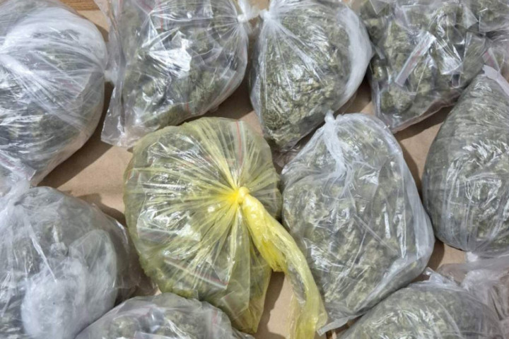 Hapšenje na Voždovcu: Policija upala u stan dilera, pronađen kokain i marihuana