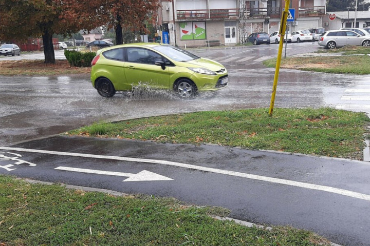AMSS: Oprez za volanom zbog težih uslova usled promene vremena