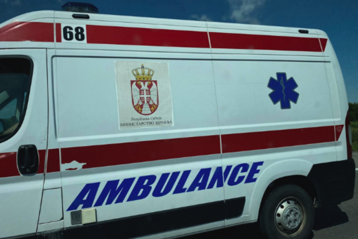 JEDNO LICE POGINUO, PETORO POVREĐENO: Teška saobraćajna nezgoda na putu Šabac-Loznica