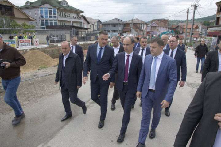 Premijer Macut sa predstavnicima Novog Pazara o infrastrukturnim projektima
