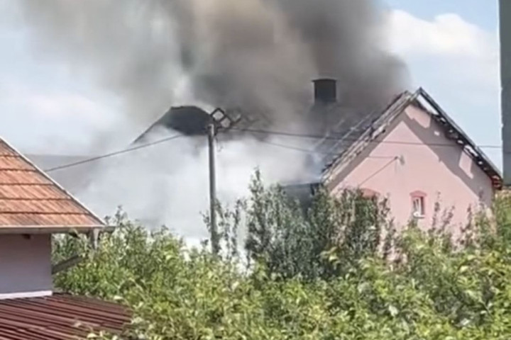Gori kuća u Smederevskoj Palanci, čula se eksplozija