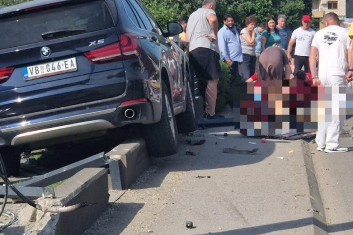 Teška nezgoda u Vrnjačkoj Banji: Vozač BMW-a izgubio kontrolu nad vozilom pa udario ženu na trotoaru