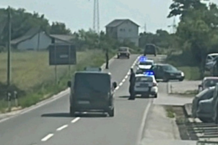 Vozač koji je ubio motociklistu kod Topole, nije imao dozvolu, uhapšen je i zadržan