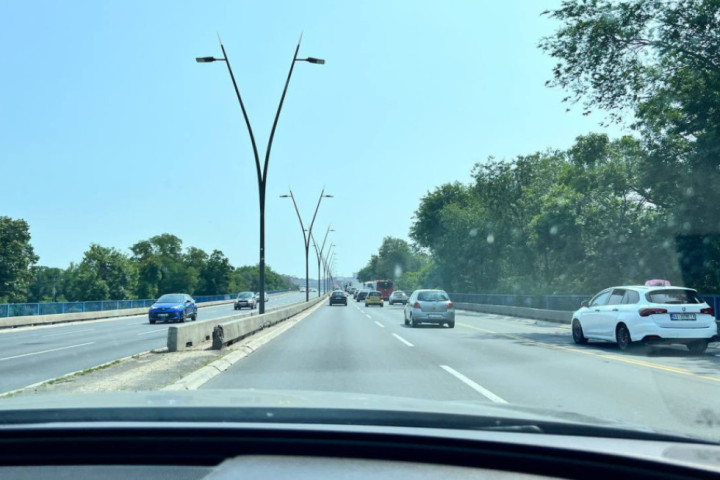 Putnička motorna vozila na granici čekaju između 30 i 60 minuta