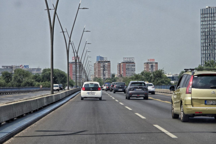 Vreme pretežno sunčano i toplije, ponegde se očekuje slaba kiša