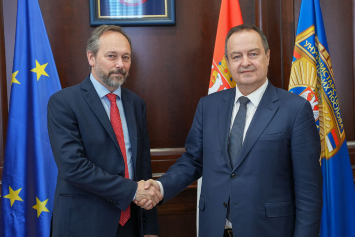 Ministar Dačić primio u oproštajnu posetu ambasadora EU u Srbiji  Žiofrea