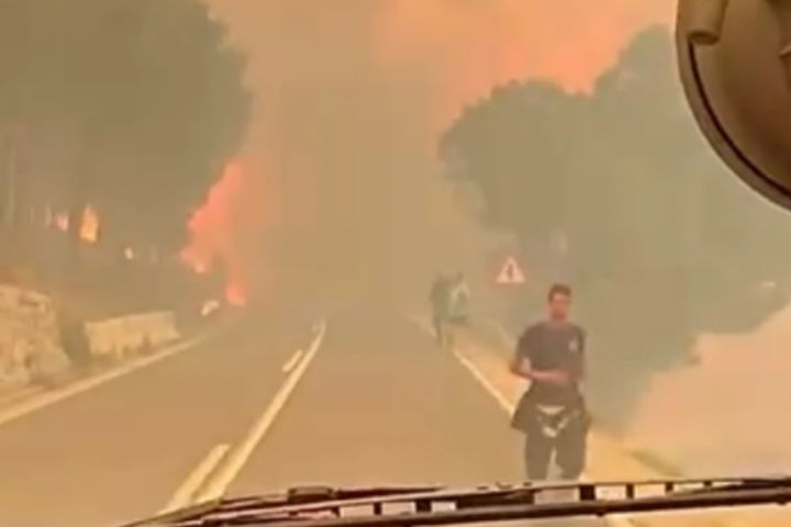 UŽASNI SNIMCI IZ DALMACIJE: Plamen se uzdiže 30 metara, vatrogascu izgorelo lice, bura pogoršava požare (VIDEO)
