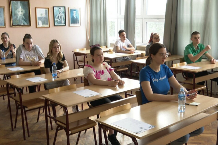 Počelo polaganje male mature završnim testom iz srpskog jezika