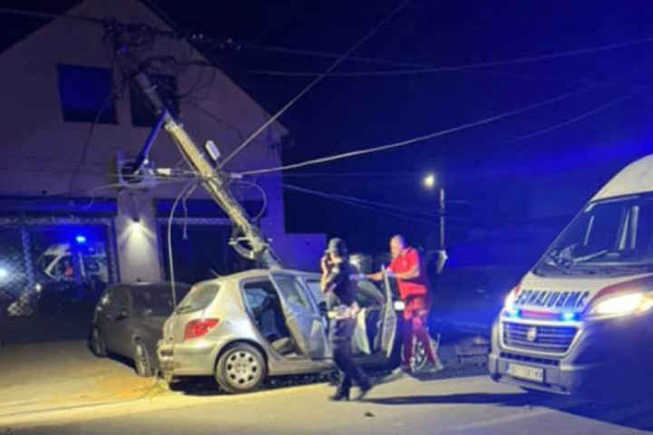 Poginula devojčica (16), dva dečaka povređena: Teška saobraćajna nezgoda u Dobanovcima