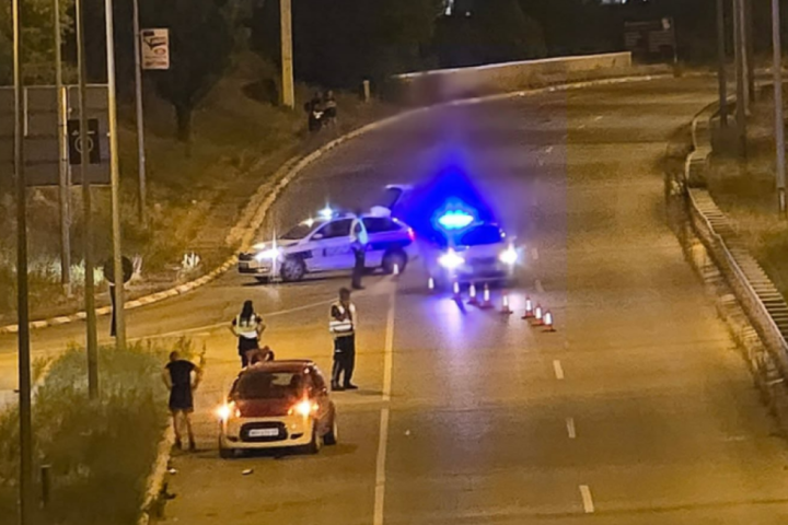 Stravična nezgoda na Mišeluku, momak i devojka na motoru teško povređeni kada im je automobil isekao put