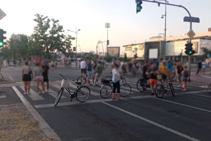 BLOG UŽIVO: Spisak blokada, krenule blokade u Beogradu i Novom Sadu, blokirano Pakovraće
