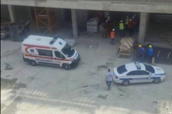 RADNIK PAO KROZ OTVOR LIFA I POGINUO: Tragedija na gradilištu na Novom Beogradu