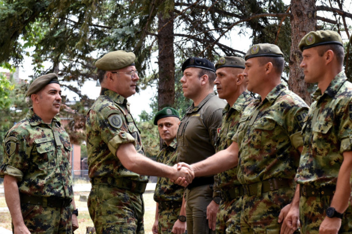 Vojska Srbije: Načelnik Generalštaba obišao garnizon Zaječar