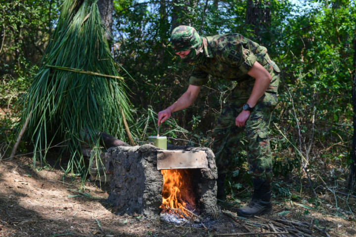 Vojska Srbije: Obuka za samostalno preživljavanje u prirodi