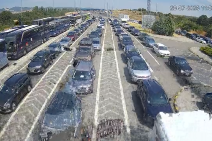 Velike gužve na izlazima iz Srbije, na Preševu čekanje preko sat vremena