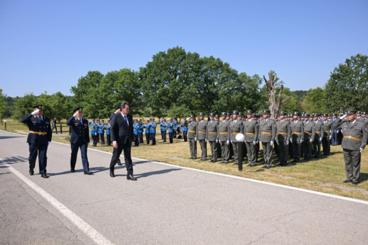 Promovisana nova generacija podoficira Vojske Srbije u Takovu