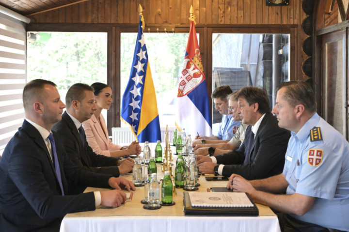 Sastanak ministra Gašića i zamenika ministra odbrane Bosne i Hercegovine Goganovića