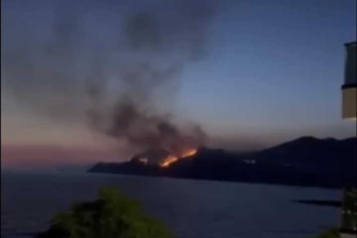 Gori Luštica, zatvorena čuvena plaža, požari i u Herceg Novom